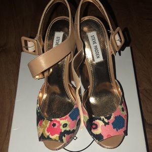 Steven Madden Jilly-F Floral Multi Color